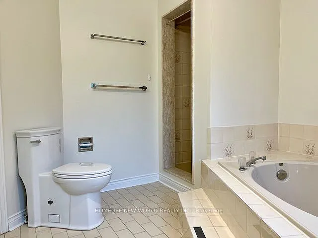 52 Fairholme Dr — Photo 16