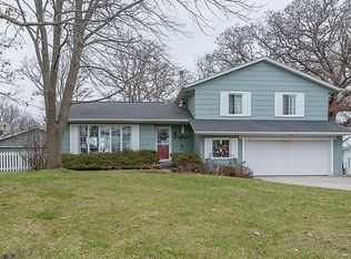 6450 Hickory Blvd, Cedar Rapids, IA 52403