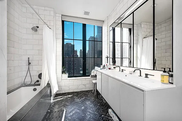 Rented by R New York | media 13