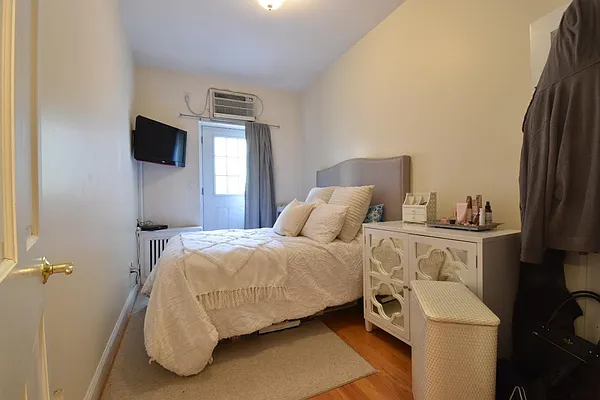 Rented by (Legacy) NY Quality Living Uptown | media 13