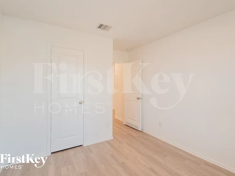 453 Maple Bend Ln — Photo 10
