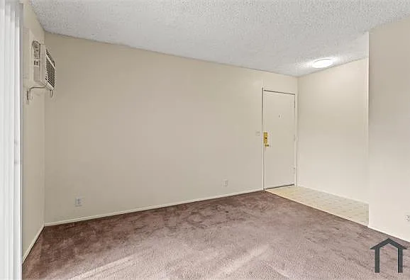 1185 Meadow Ln — Photo 7