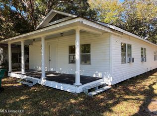 6419 Grierson St, Moss Point, MS 39563