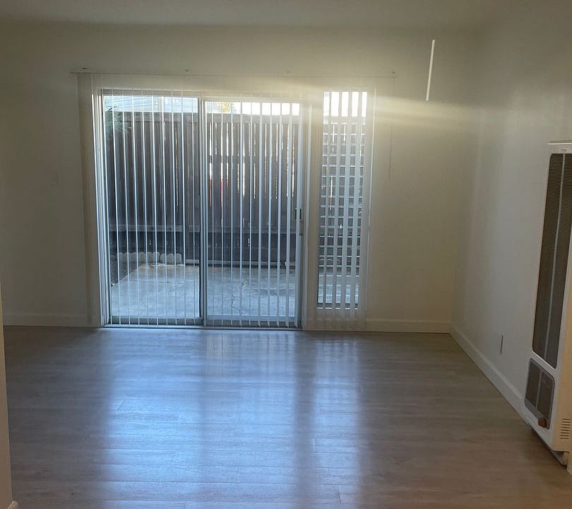 CRESTVIEW APARTMENT HOMES 859 W 19th St Costa Mesa CA Zillow