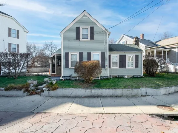 15 Knight St, Woonsocket, RI 02895