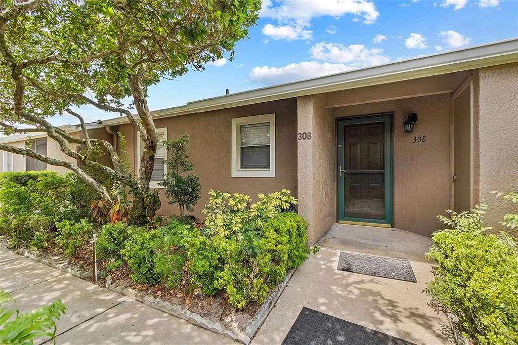 2 bed, 2.0 bath, 934 sqft, $1,649 — Photo 1