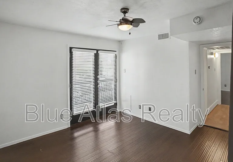 5938 Sandhurst Ln #205 — Photo 10