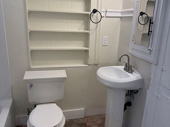 5th image of 2210 Capitol Ave #5