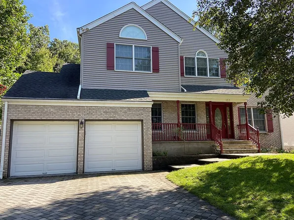 157 Geiger Dr, River Vale, NJ 07675