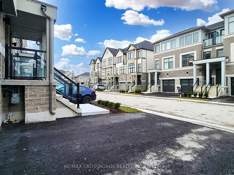 781 Kootenay Path — Photo 2