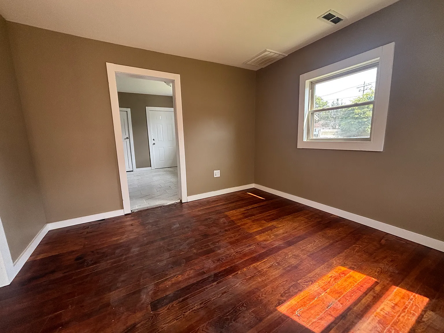 2 bed, 536 sqft, $1,000 — Photo 2