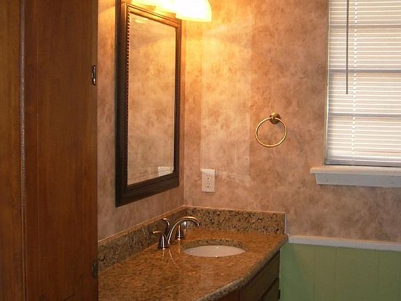 4th image of 9410 Pitch Pine Dr