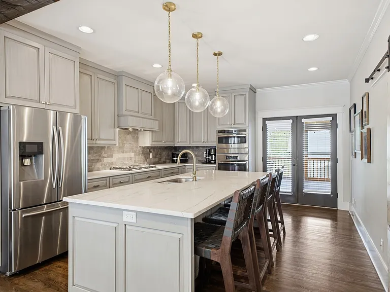 1102 Caldwell Ave — Photo 11