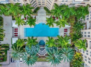 3001 NE 185th St APT 127, Aventura, FL 33180