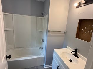 68 Presidential Dr, Sicklerville, NJ 08081