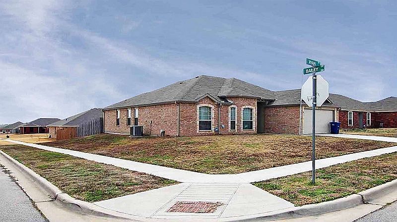1st image of 2416 Ryan Dr