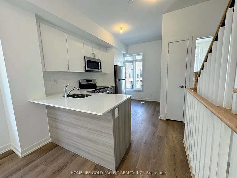 5 Spruce Pines Cres — Photo 5
