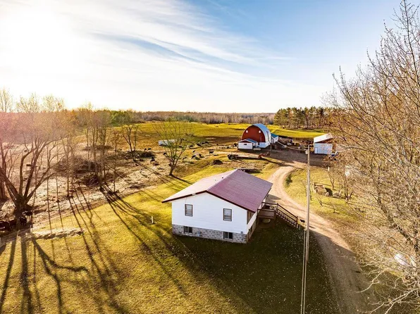 5015 Tower Rd, Moose Lake, MN 55767