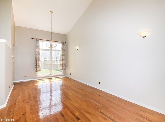 5th image of 855 Tallgrass Dr
