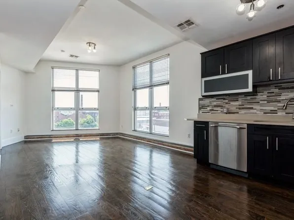 704 Grand Street image 5 of 30