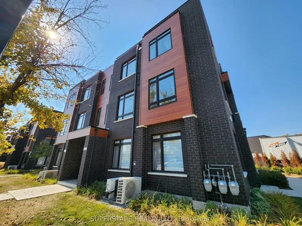 370 Red Maple Rd, Richmond Hill, ON