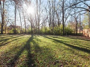 8326 Main St, Kansas City, MO 64114