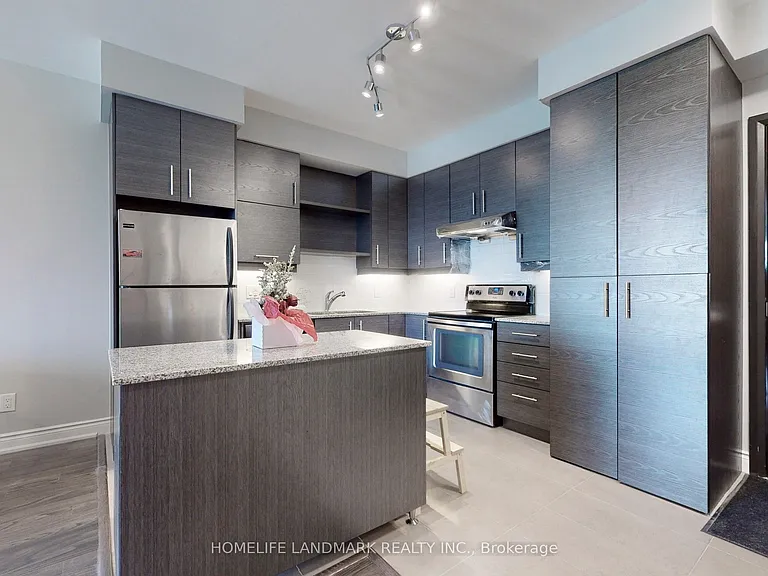 325 S Park Rd #810 — Photo 13