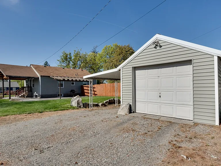 1504 W Kiernan Ave — Photo 2