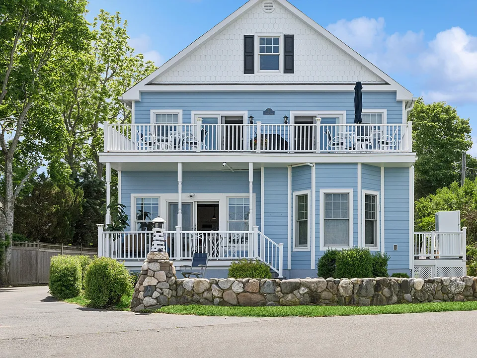 103 Sterling St