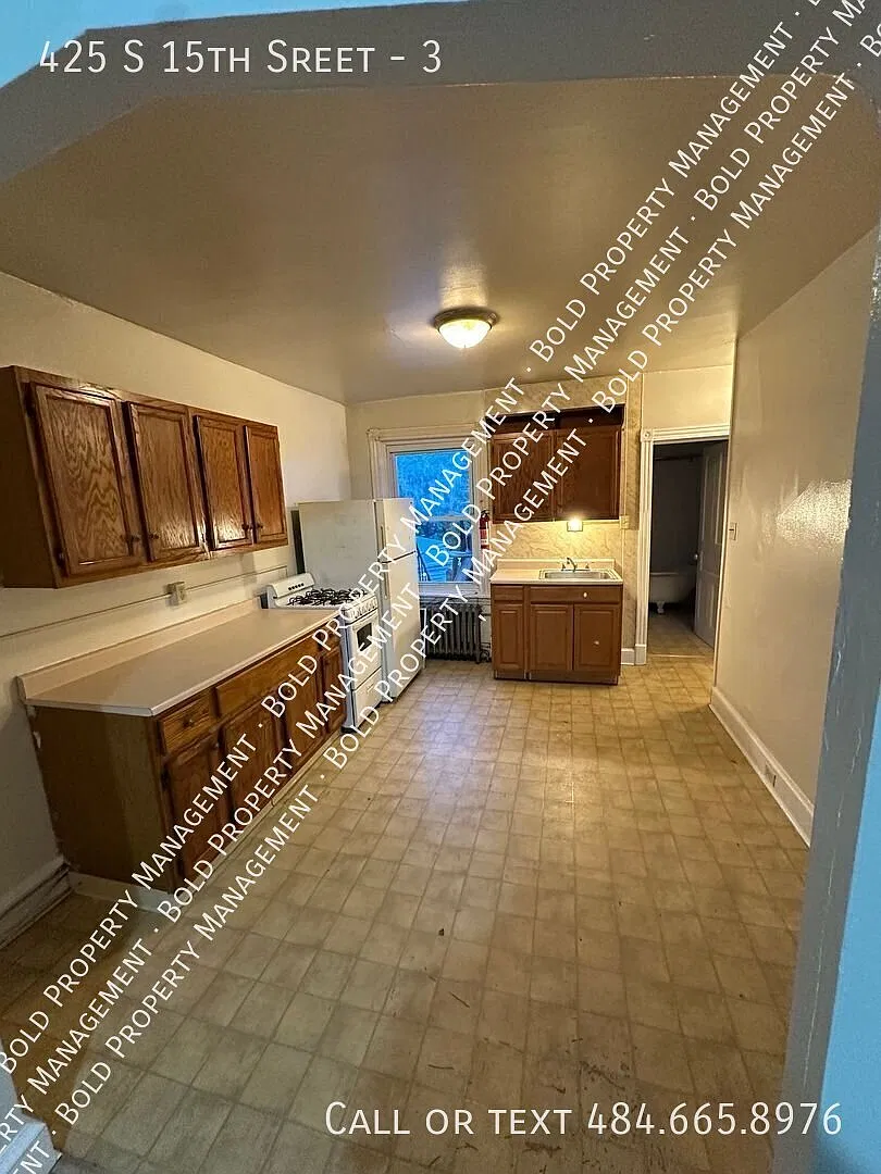2 Bedroom 1 Bathroom Reading Apartment — Photo 1