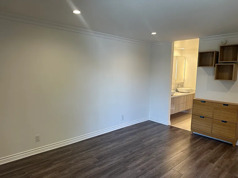 248 W Loraine St #201 — Photo 13