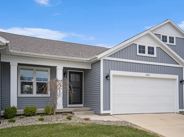 1430 N Village Cir, Kalamazoo, MI 49009