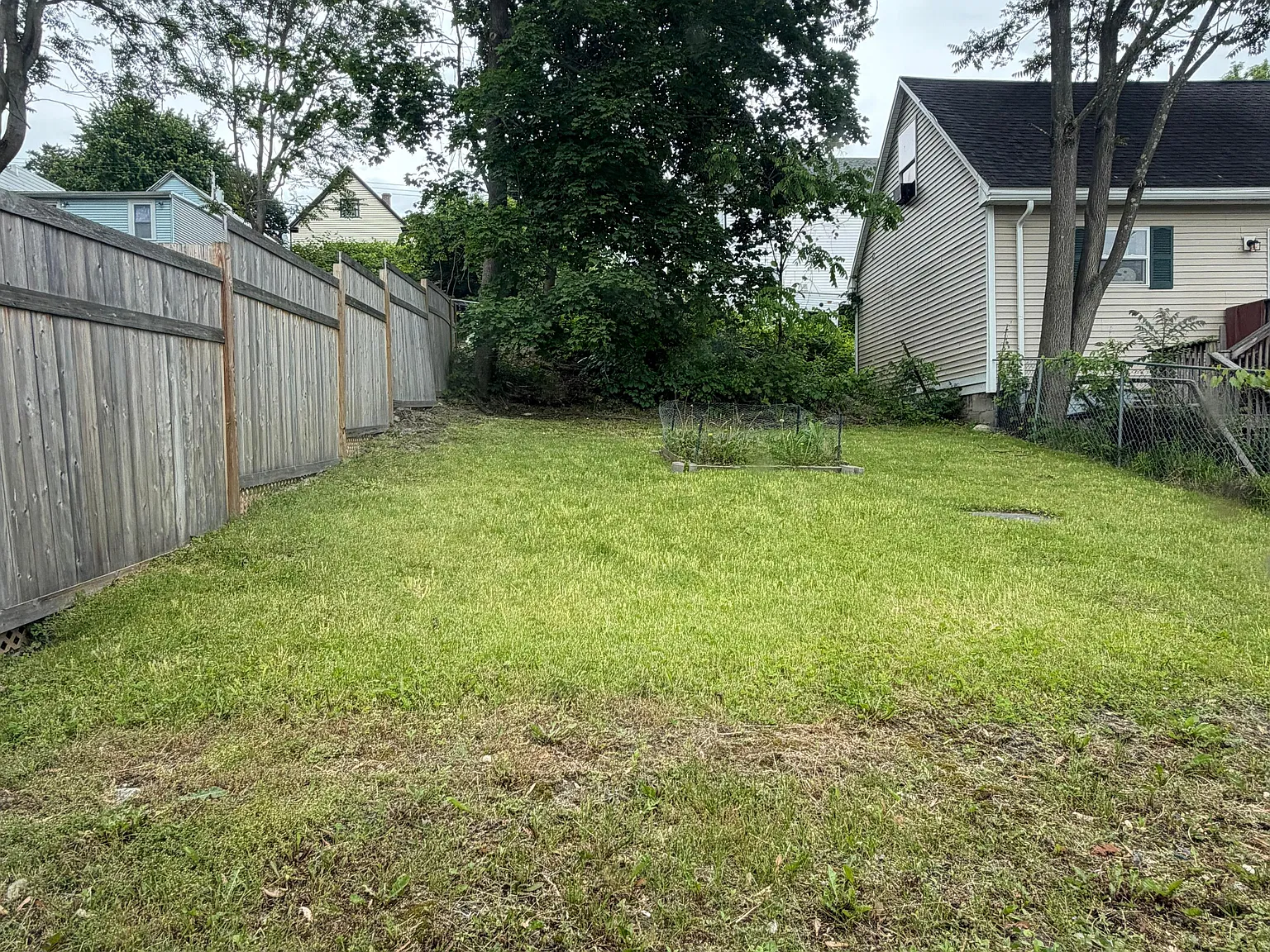 3 bed, 1100 sqft, $1,675 — Photo 2