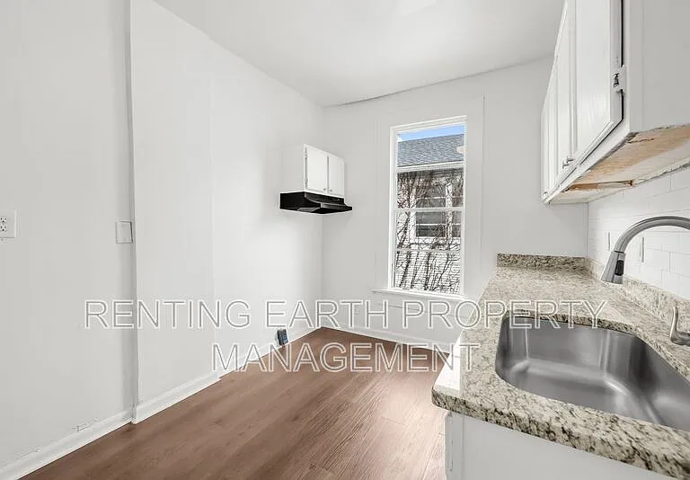 1563 Martin Ave — Photo 11