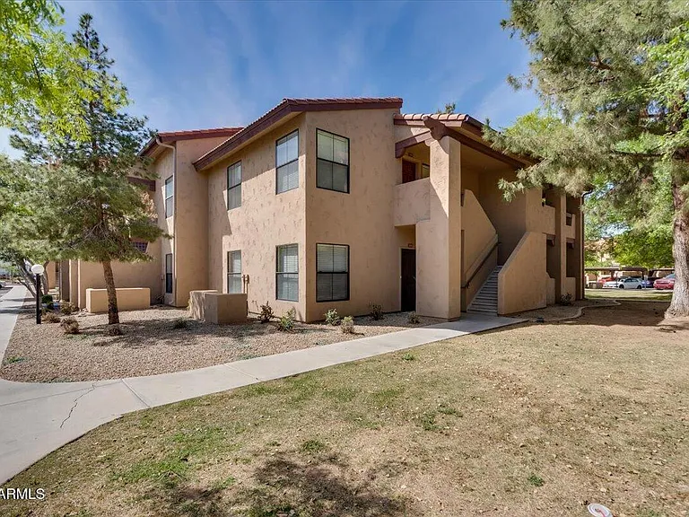 1351 N Pleasant Dr #1060 — Photo 2