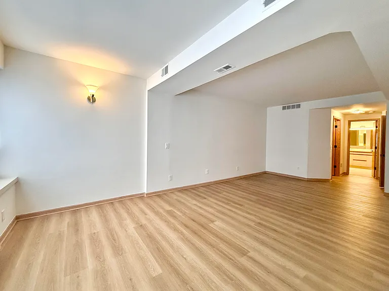 969 Greenview Ct #43 — Photo 7