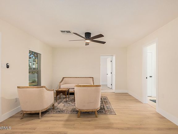 5th image of 117 E VAUGHN Avenue