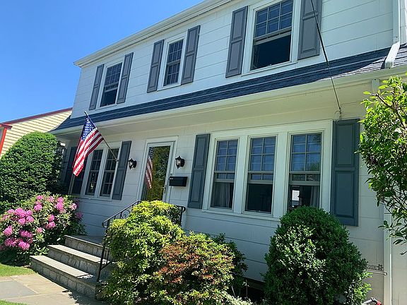 4th image of 11 Doyer Ave