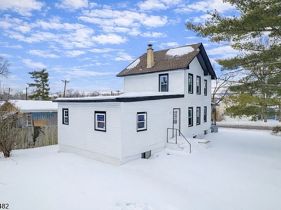 3rd image of 406 Burnt Mill Rd