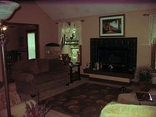 3rd image of 3201 N Walnut Ln