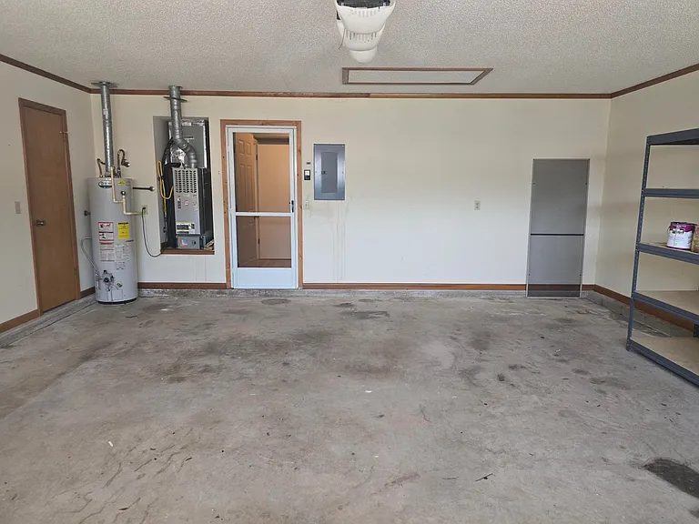3929 Balsam Dr — Photo 43