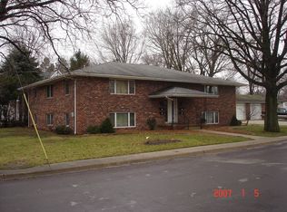 303 N 3rd St, Roanoke, IL
