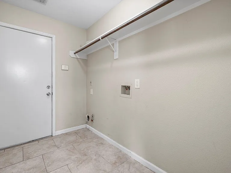 511 Cypresswood Knl — Photo 16