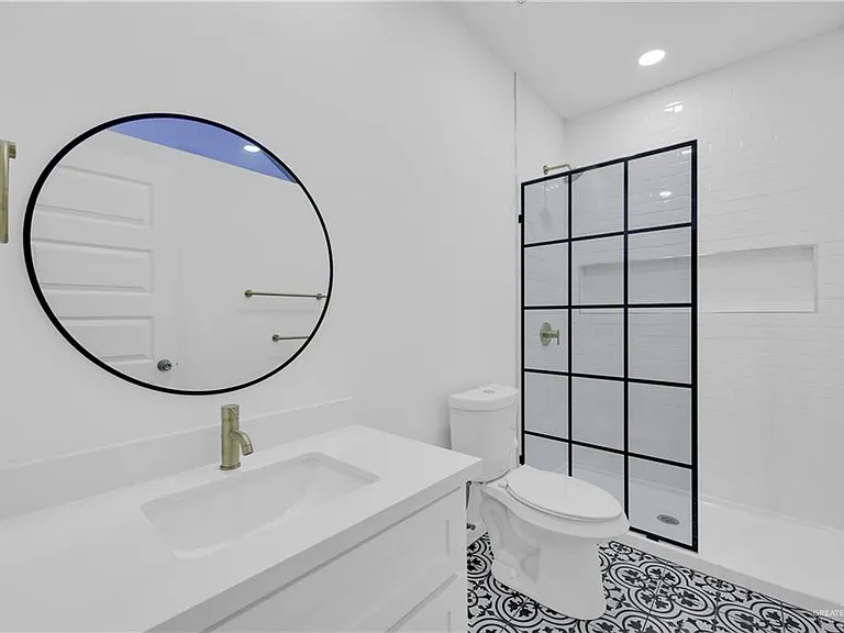 211 N 28th St — Photo 18