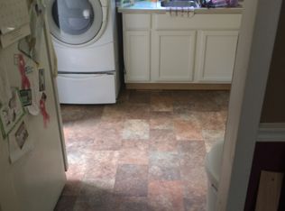 1106 Terrace St, Hinton, WV 25951