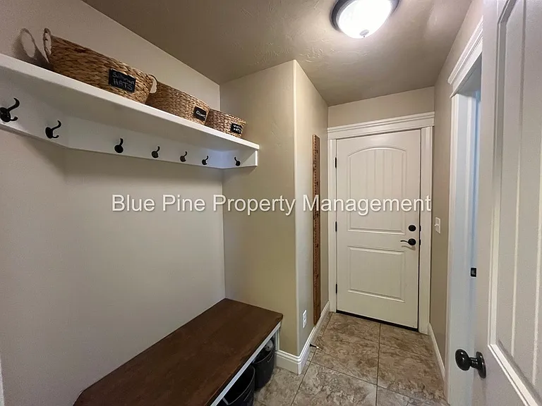340 Chateau Dr #1 — Photo 14