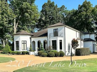 220 Forest Lake Dr, Humboldt, TN 38343