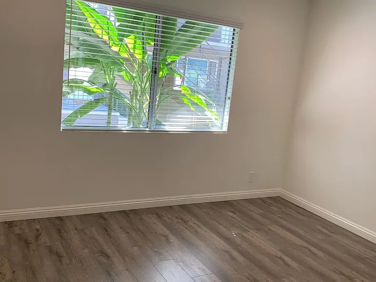 15028 Dickens St #2 — Photo 4
