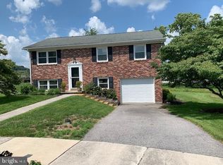 25 Campus Ave, Spring Grove, PA 17362