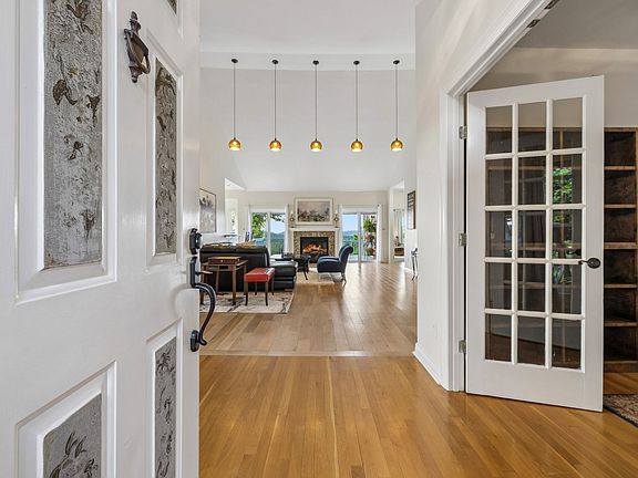 4th image of 1024 N Clubhouse Ct